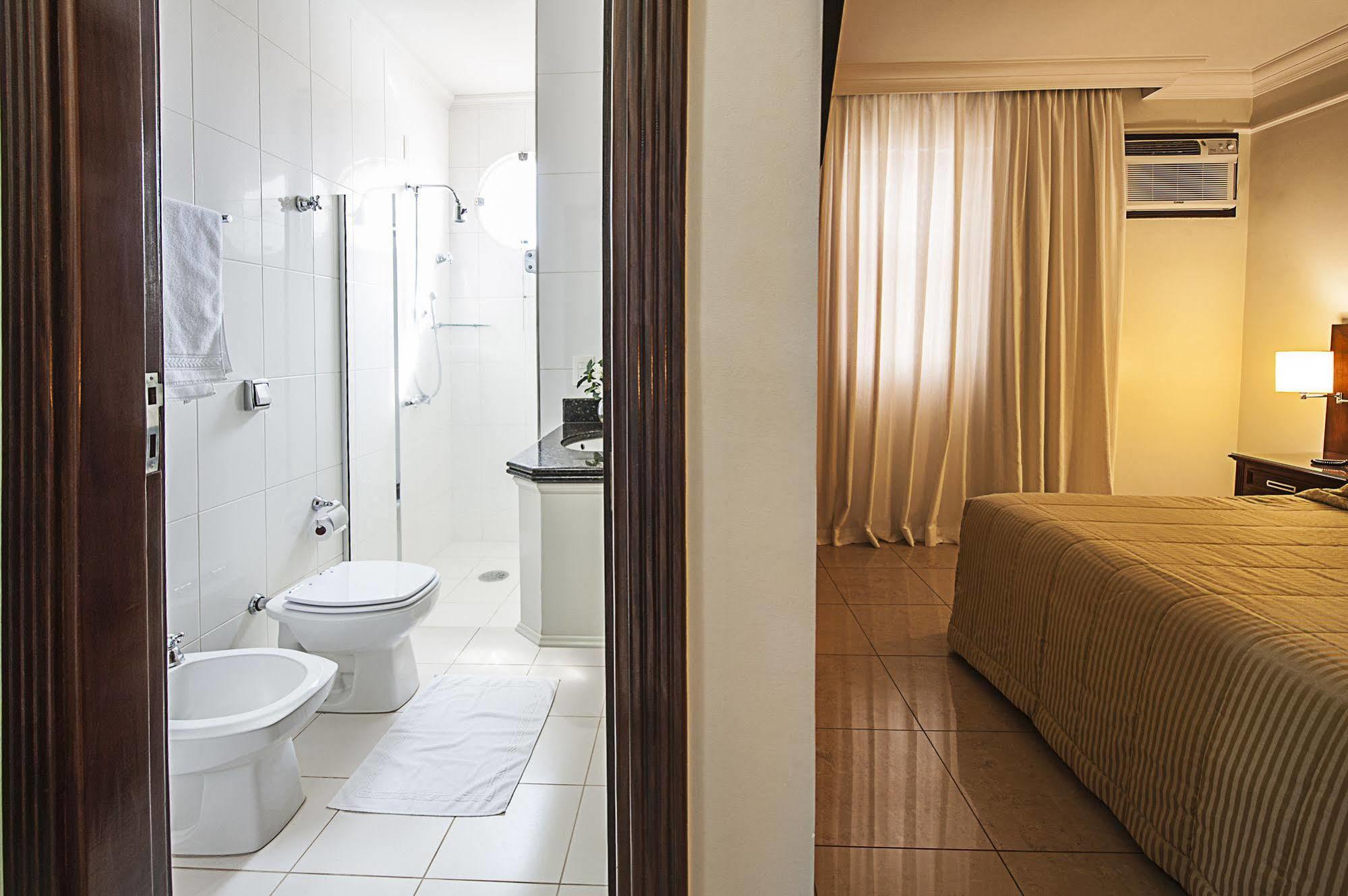 Reisper Palace Hotel 카탄두바 외부 사진