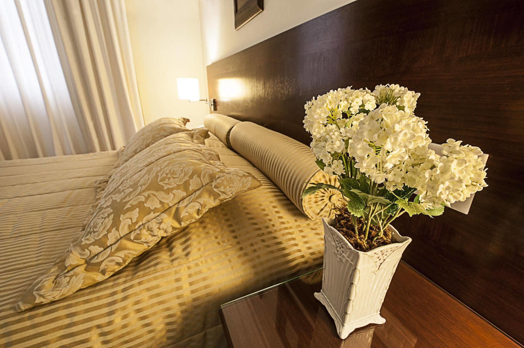 Reisper Palace Hotel 카탄두바 외부 사진